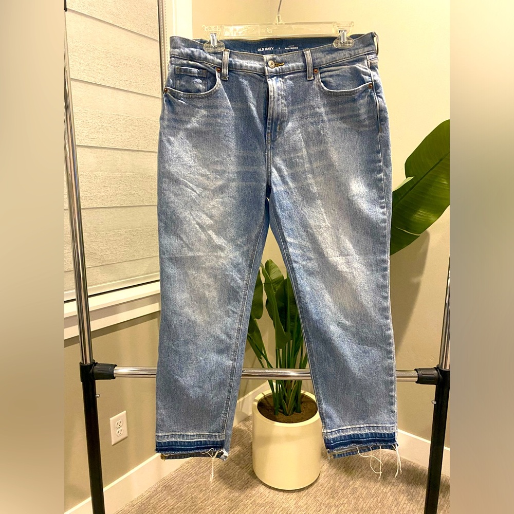 Cropped Old Navy boyfriend jeans.